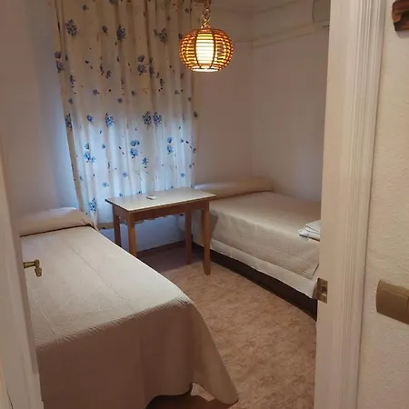 Apartamento Estacion A 3 Min شقة قرطبة
