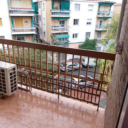 Apartamento Estacion A 3 Min شقة *